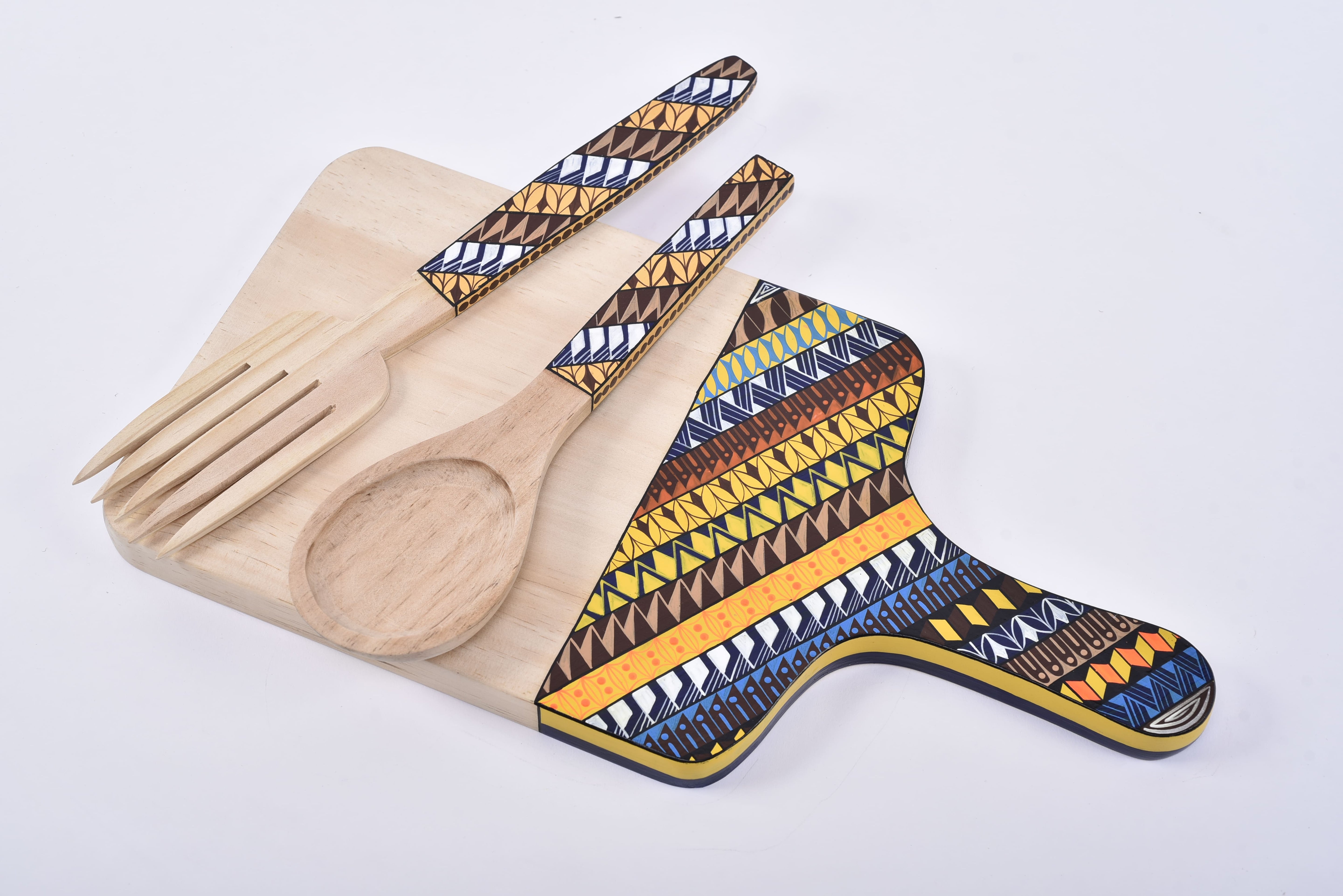 Alebrije chopping board with pair of utencils MODEL: 0201