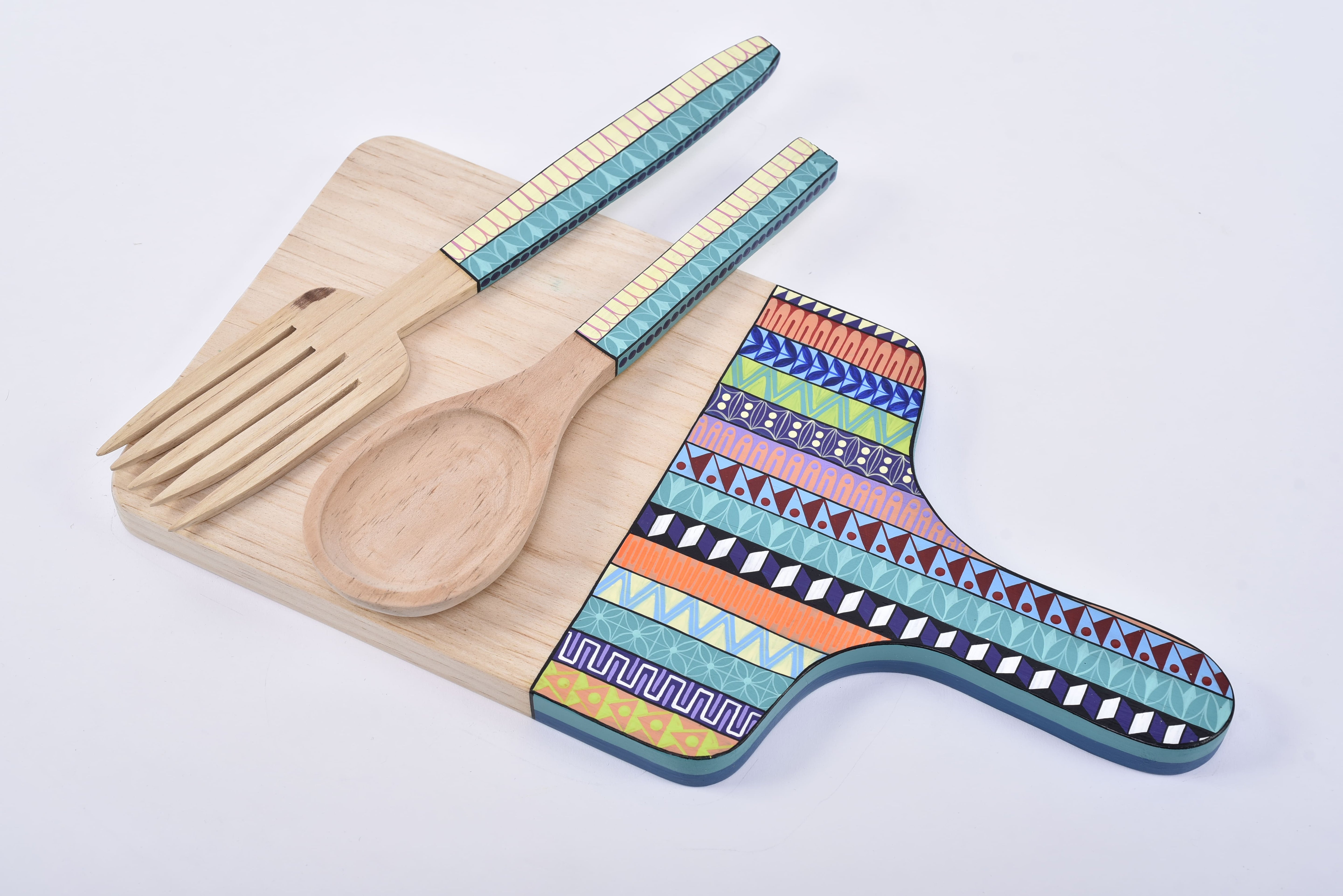 Alebrije chopping board with pair of utencils MODEL: 0201