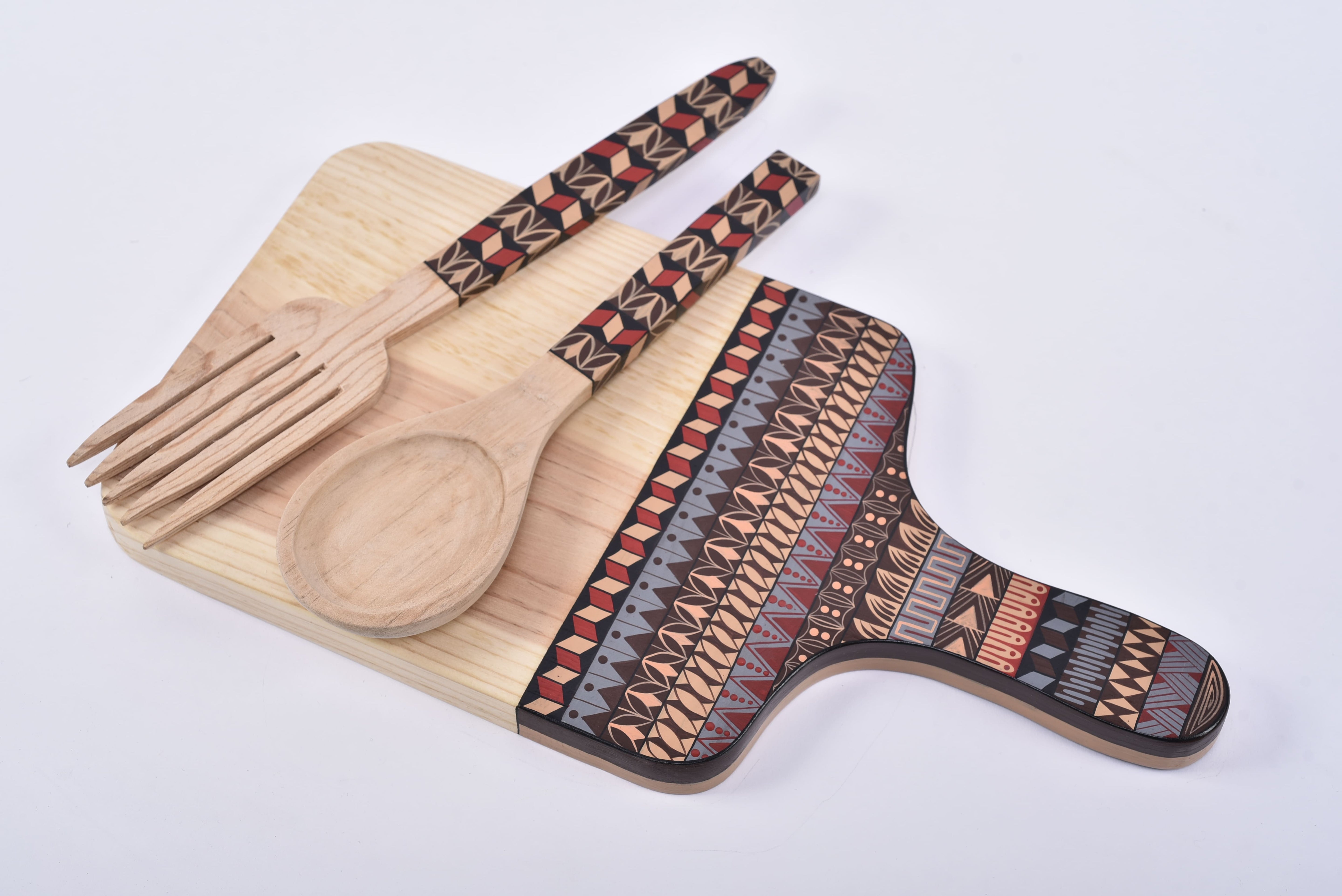 Alebrije chopping board with pair of utencils MODEL: 0201