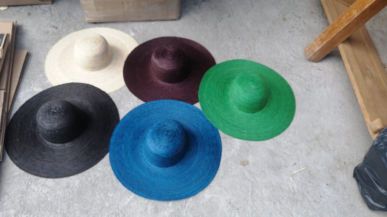 Straw beach hat