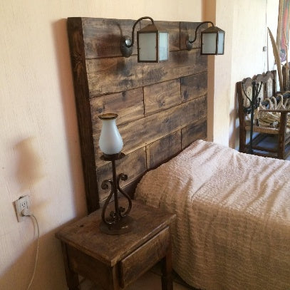 Cabecera con faroles en madera de pino MODEL# 1106