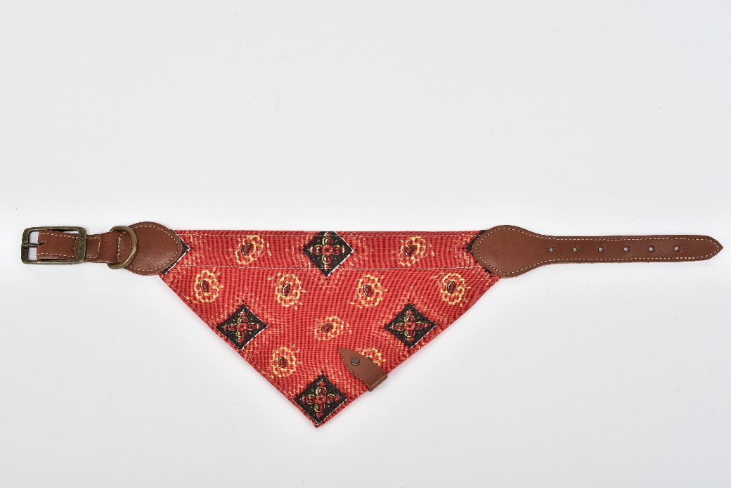 Joker pet bandana leather closure medium red MODEL# 031407