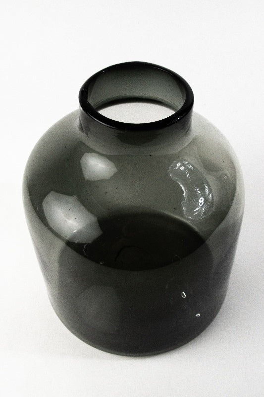 Valero blown glass vase MODEL# 0415