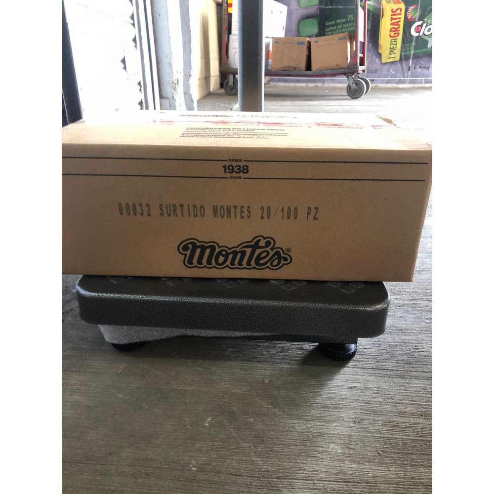 Montes Candy´s box 20 packs of 100 pieces each